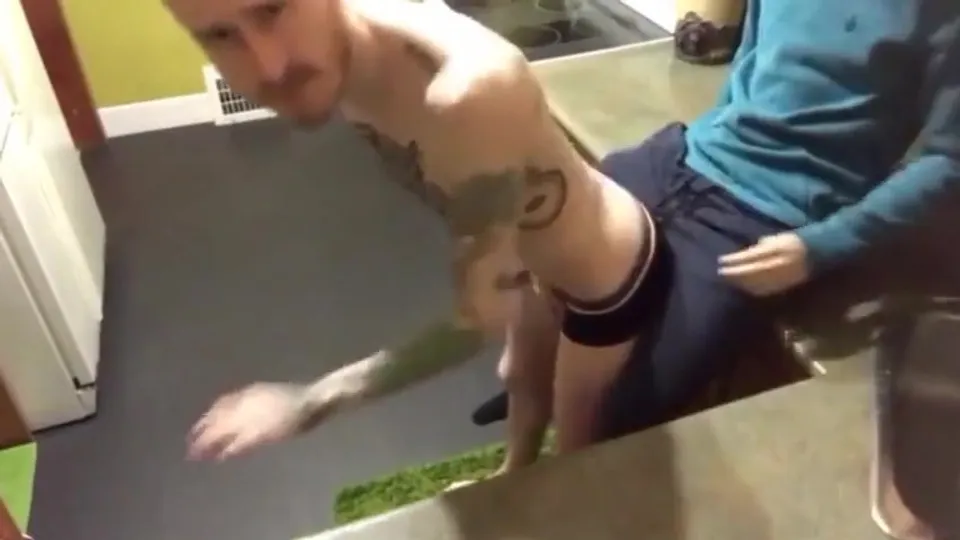 Amateur drilling in the kitchen - ThisVid.com