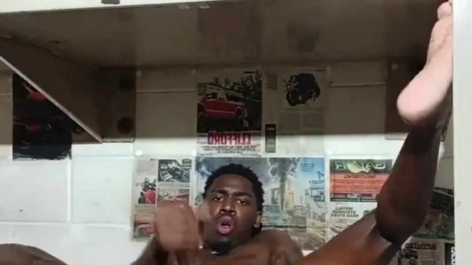 Amazing big dick cum in jail - ThisVid.com 日本語で
