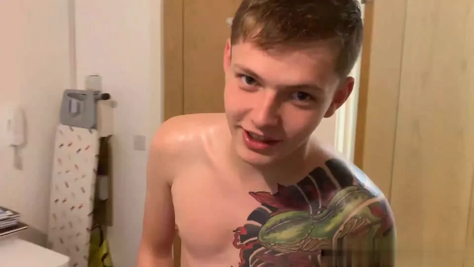 Amazing brit boy stroke and cum - ThisVid.com