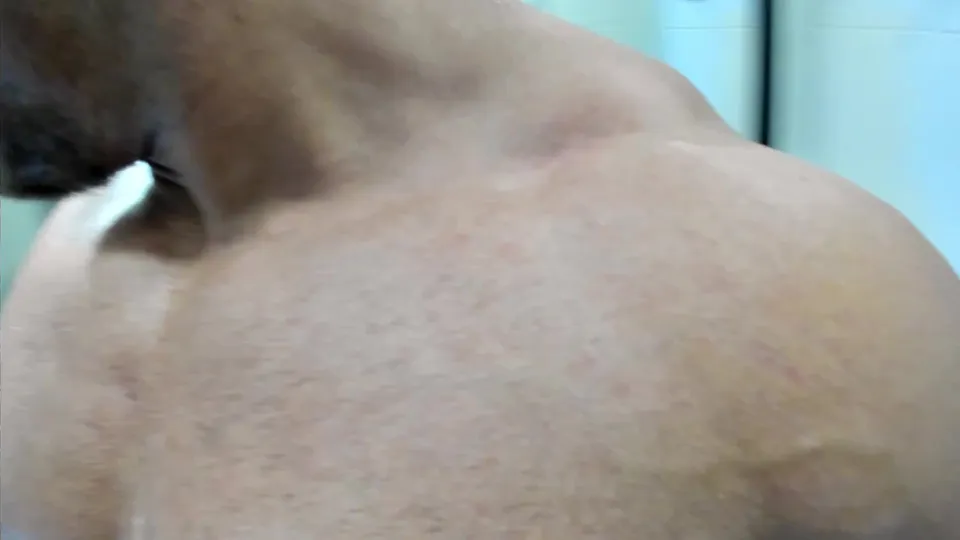 Amazing deliciosu muscular hunk bodybuilder nude - ThisVid.com