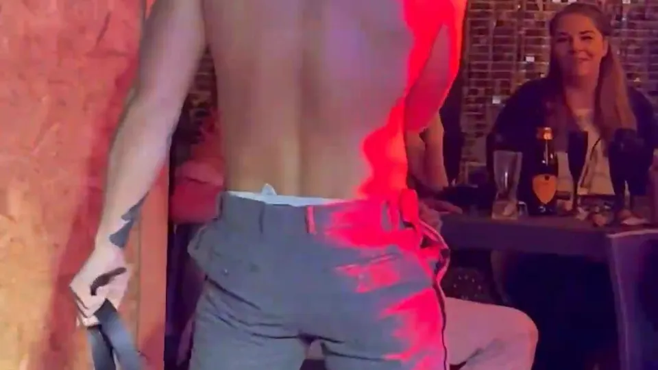 Amazing uk stripper very hot 2 - ThisVid.com