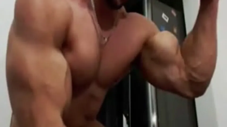 Muscle Man Amerigo in Action