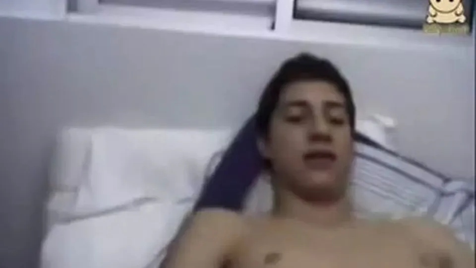 amigos batendo punheta junto part 1 XVIDEOS COM