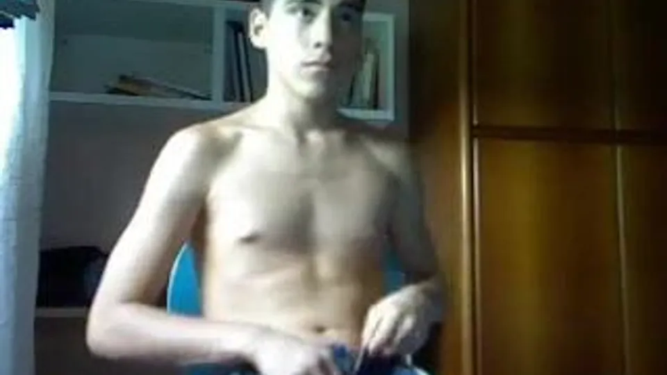 An Italian teenboy flash