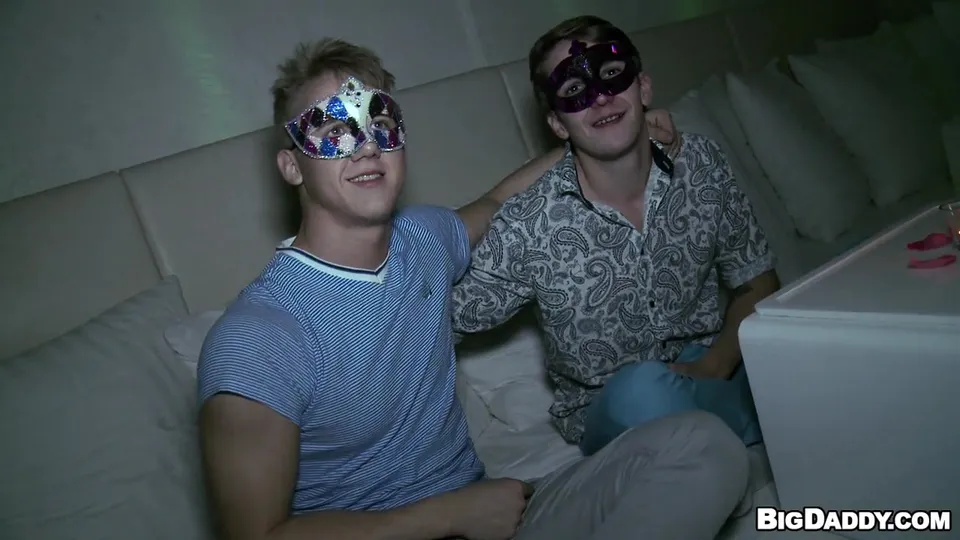 Chris & Tony's Bareback Threeway