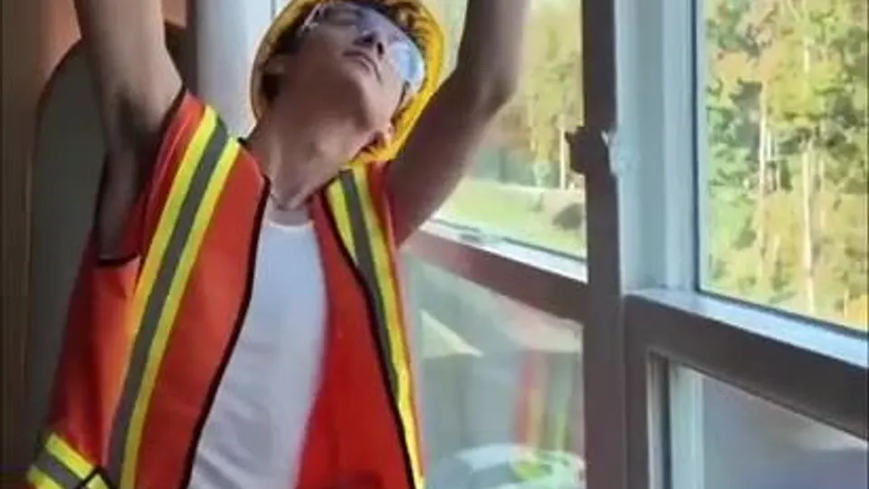 Gay Handyman's Anal Adventure