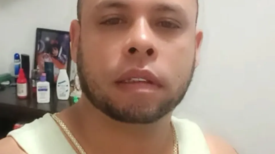 Andrés, 26yo from Colombia - ThisVid.com