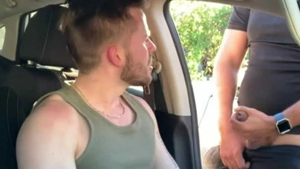 Anon cruising stud car blowjob - ThisVid.com