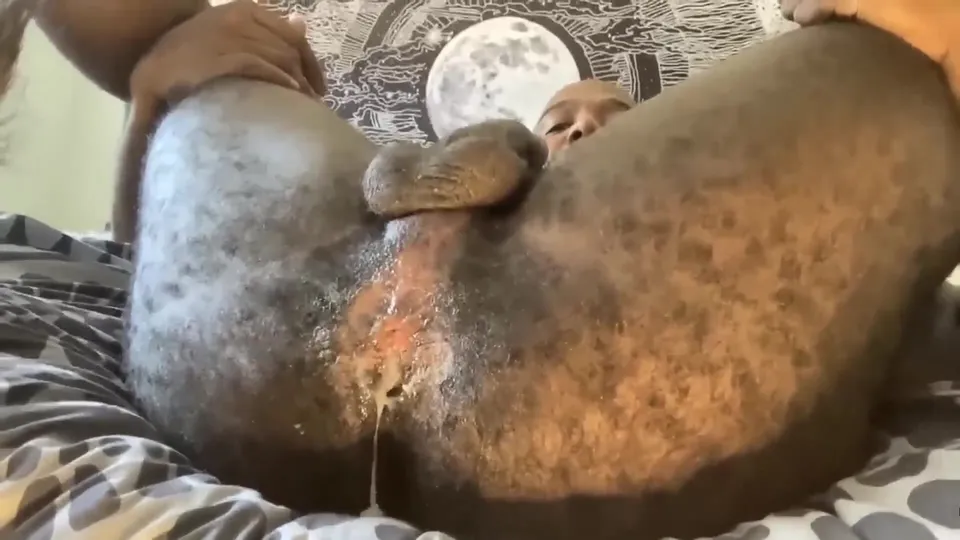 Another BLK BTTM takes a WHITE DUDES load in his ASS! - ThisVid.com