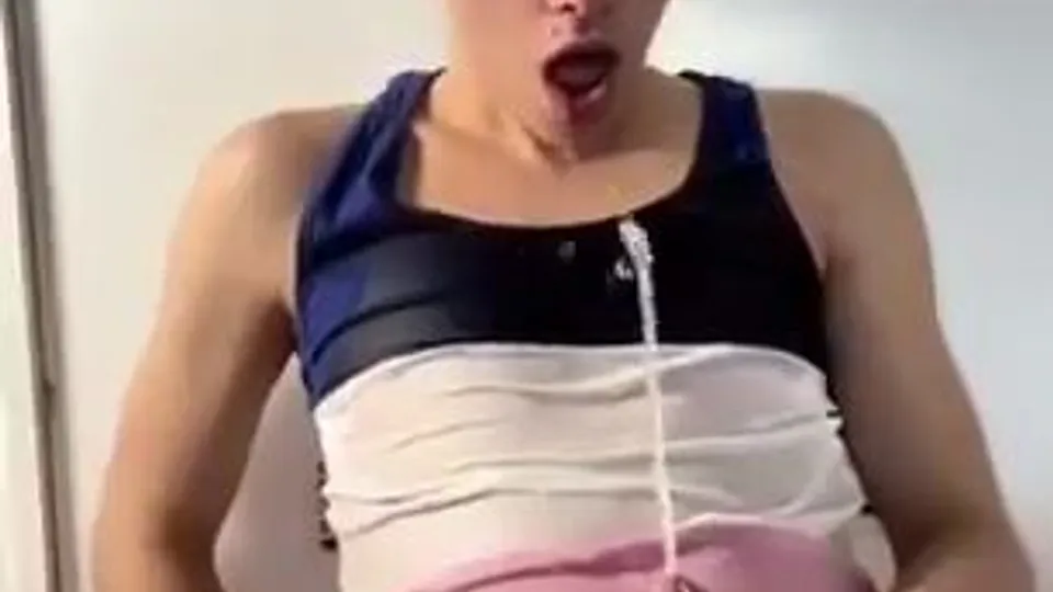 Piss Play: Muscular Gay Lovers