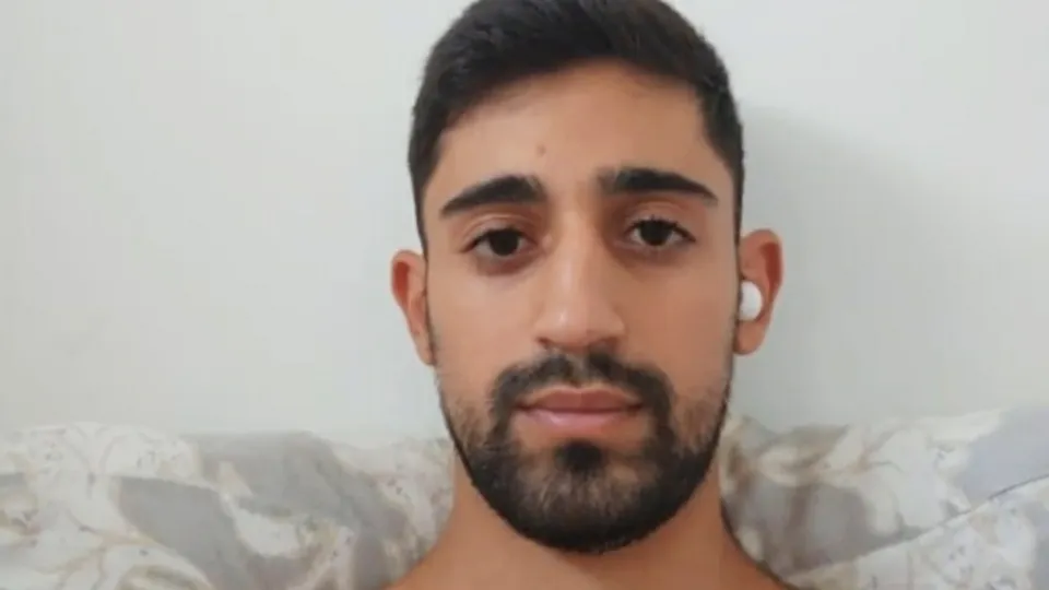 Arab Guy Baited and Cums