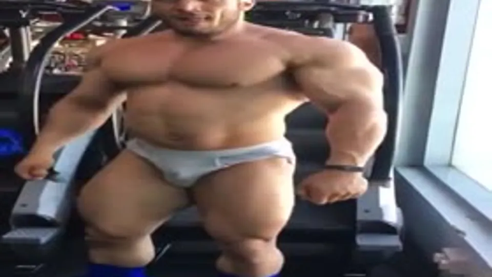 Arab Bodybuilder posing