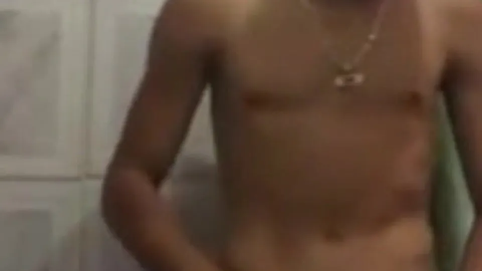 Arab cums on his hand - 08-04-25