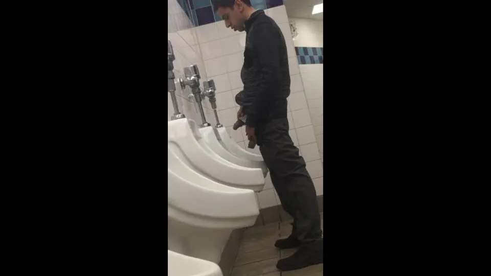 Arab man took a gallon of piss thisvidcom