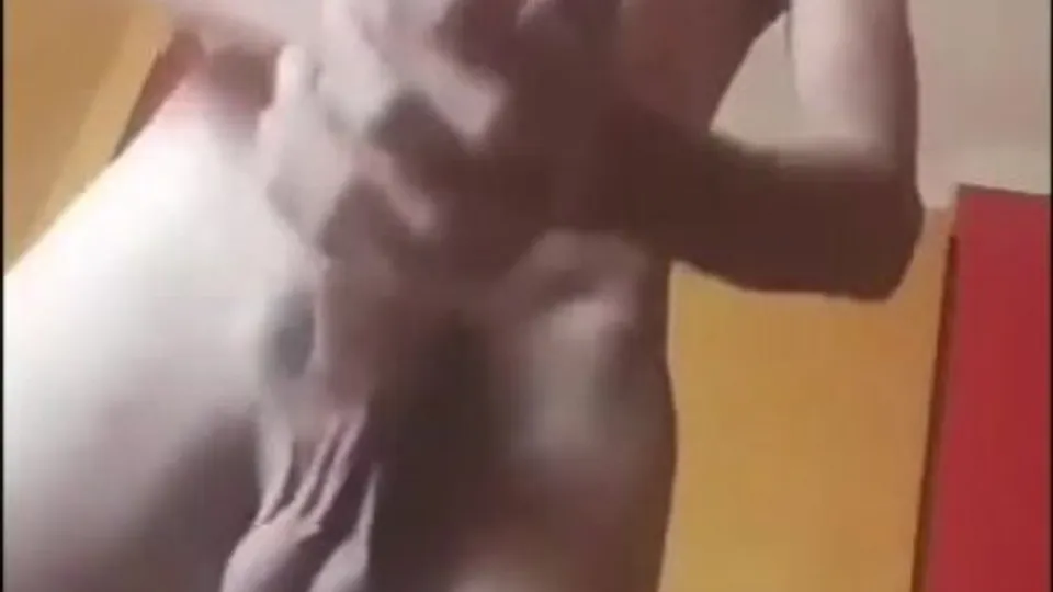 [Archive of GBT][0533] Tall guy wanks with two hands