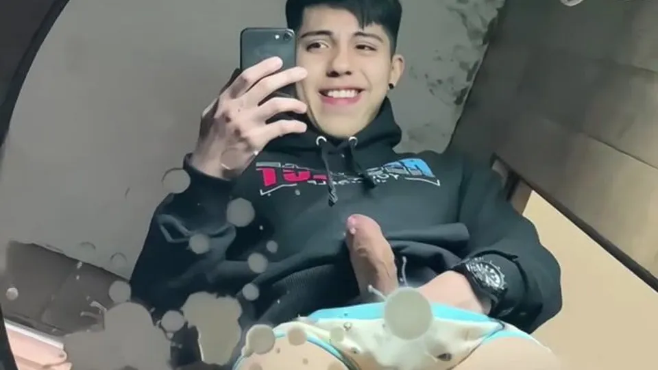 Argentine Mirror Selfie Lechazo