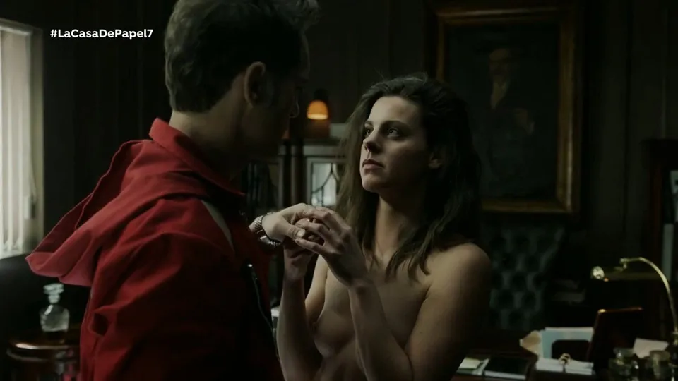 Ariadna Cascales nude – Money Heist s01e07 (2017)