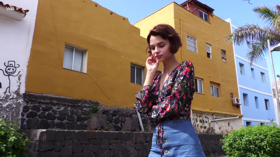 Ariel's Teasing Walk