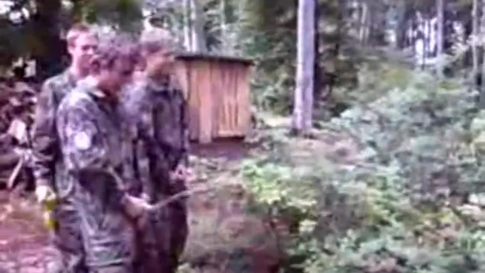 Army boys have a pissing contest - ThisVid.com