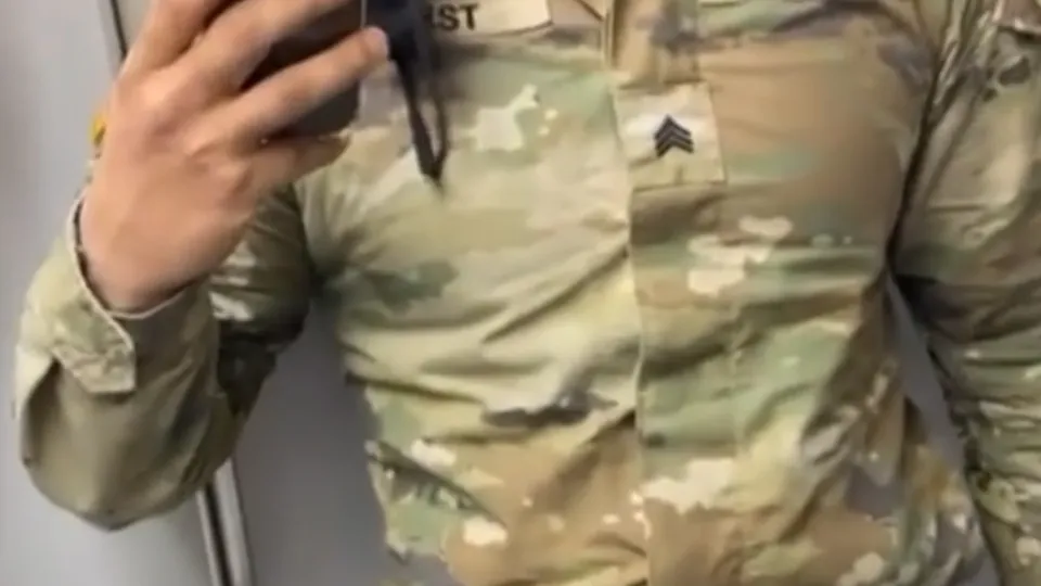Army guy shows off big cock - ThisVid.com