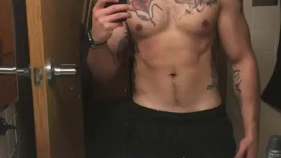 Army Soldier Showing Dick - BarebackTube