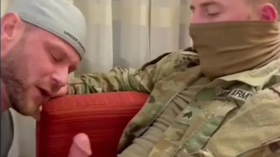 Army stud gets his cock serviced - ThisVid.com
