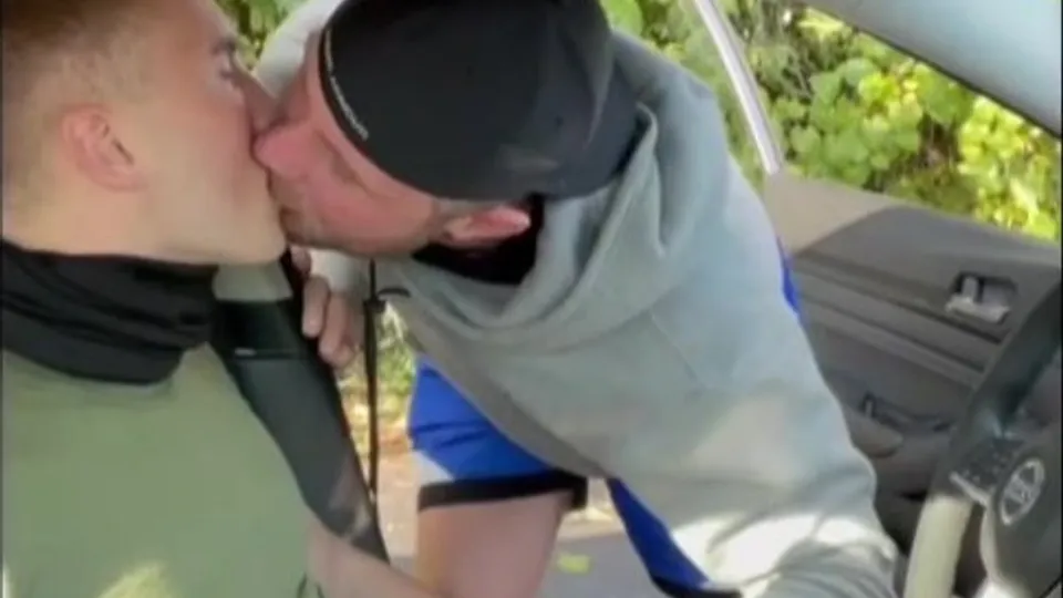 Army stud gets his cock serviced - video 2 - ThisVid.com