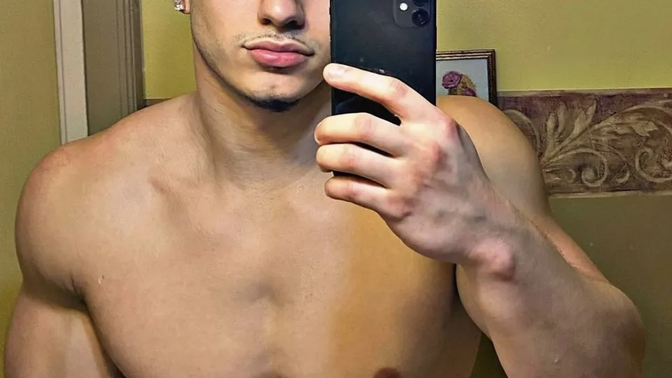 *ARROGANT* str8 Latino jock exposed - ThisVid.com