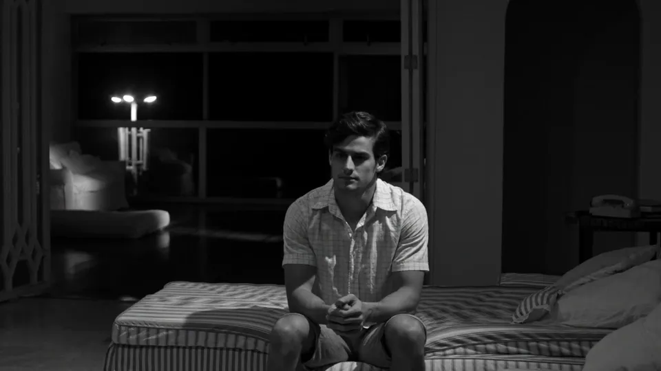 Artistic nude - video 3 - ThisVid.com