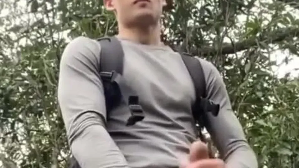 Asian hunk outdoor wank