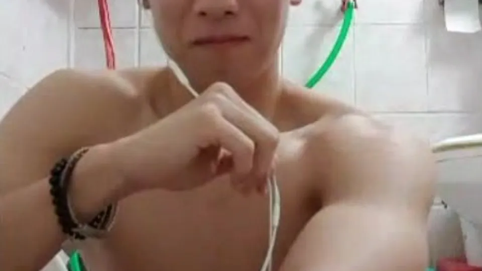 Asian muscle 2 - video 3 - ThisVid.com