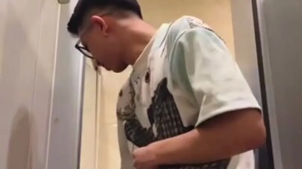 Asian twink cum in public bathroom - ThisVid.com