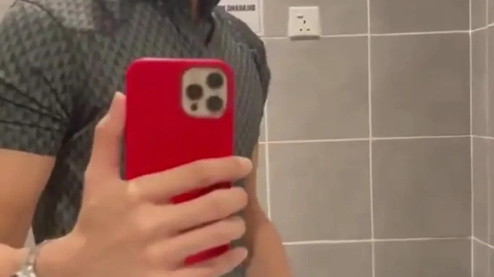 Asian Twink's Public Cumshot