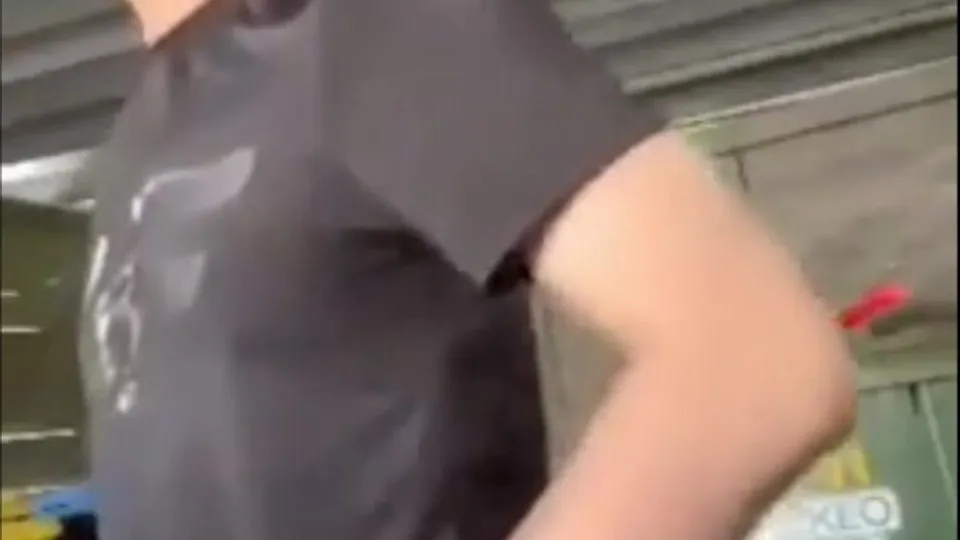 Asian twink takes a steamy work break outdoors - #X016