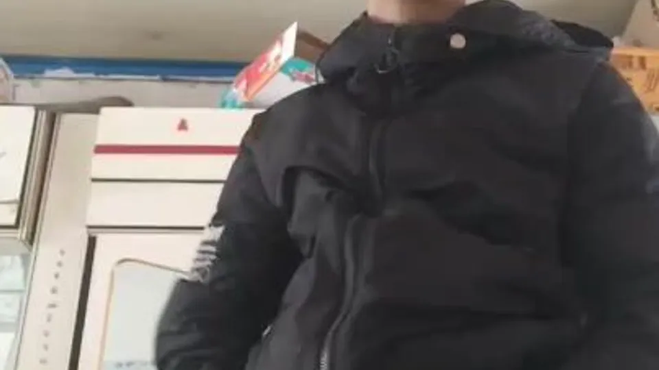 Asian Twink Masturbates and Cums