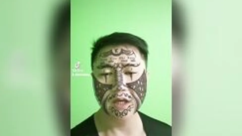 TikTok Star Flirts and Masturbates