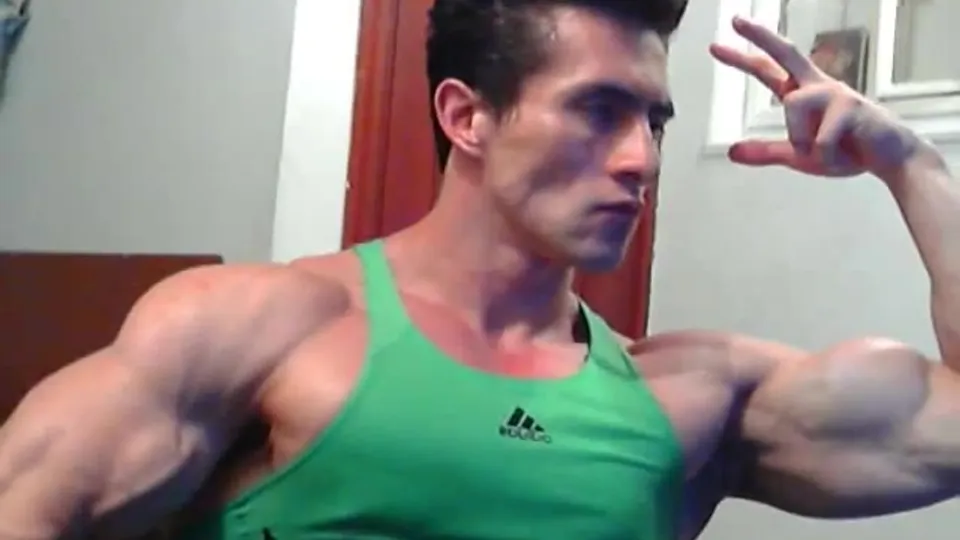 ATHLETIC MUSCLE - ThisVid.com