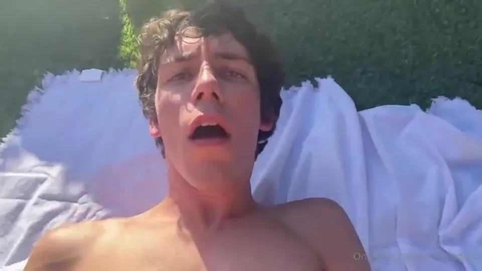 Backyard Bareback Gay Porn Videos