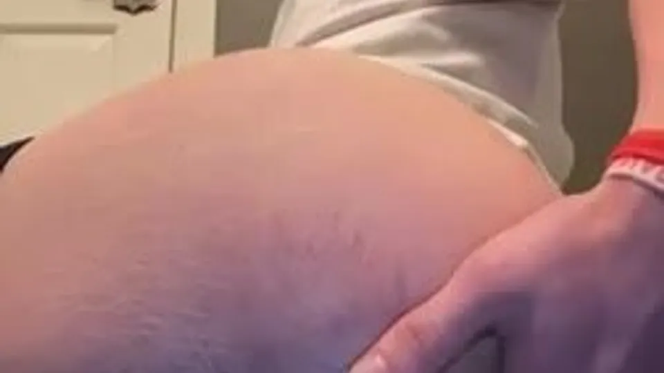Baited boy fingers his ass - ThisVid.com