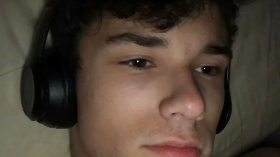 Baited str8 college student cums 2 times - ThisVid.com