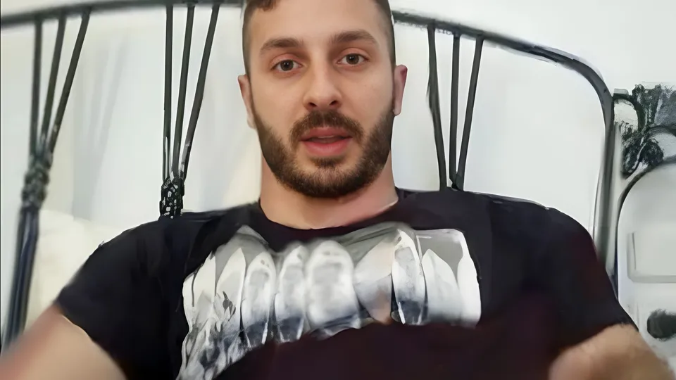 Baiting Handsome Straight Guy To Show His Dick 32 - ThisVid.com