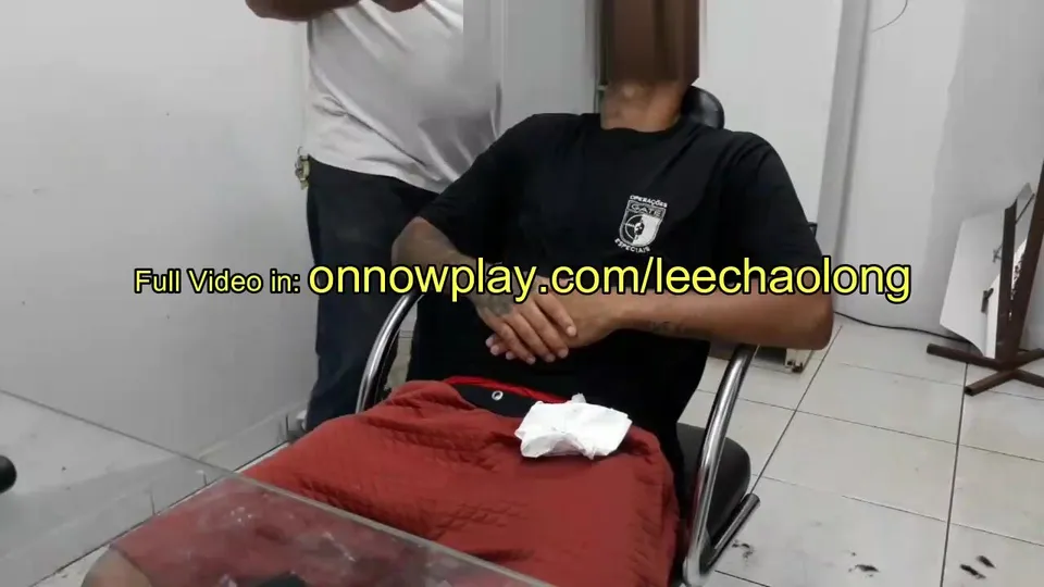 Barber seducing a straight client. he is only 20 years - ThisVid.com