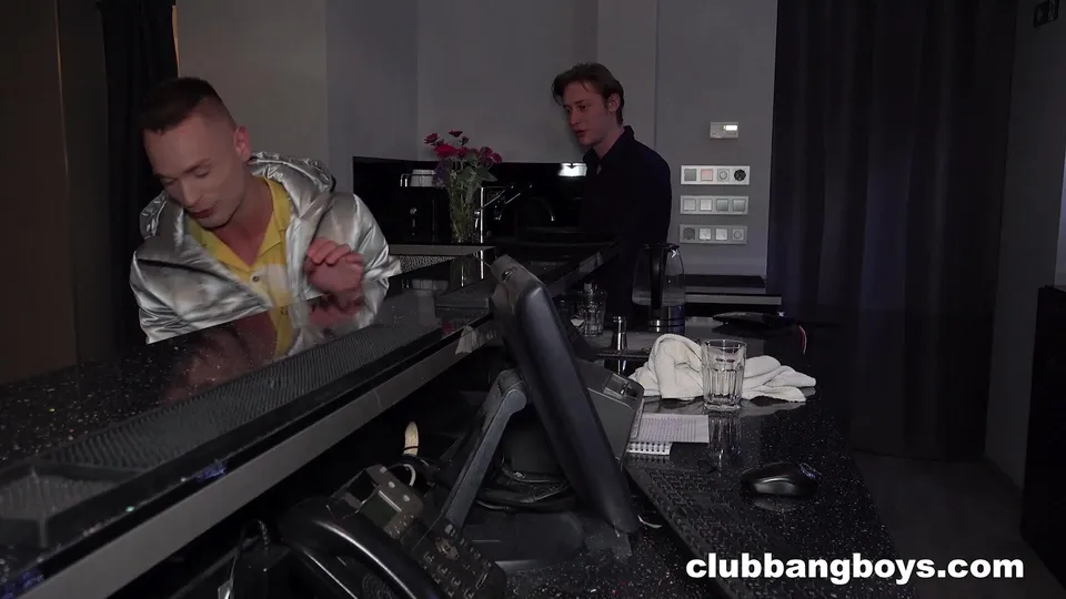 Nico Vegas & Axel Ross in Bareback Room Service