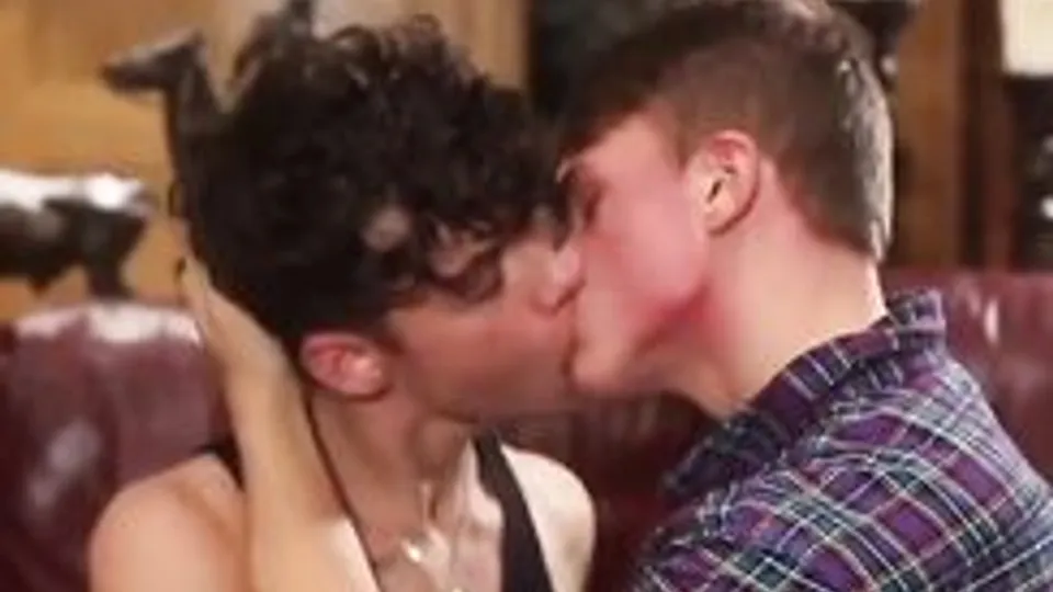 Bareback Twinks Have Porn In A Wooden House