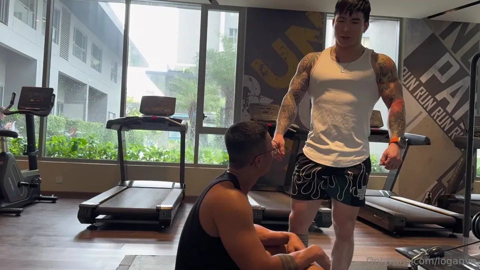 Baron and Logan: Bareback Twink Action