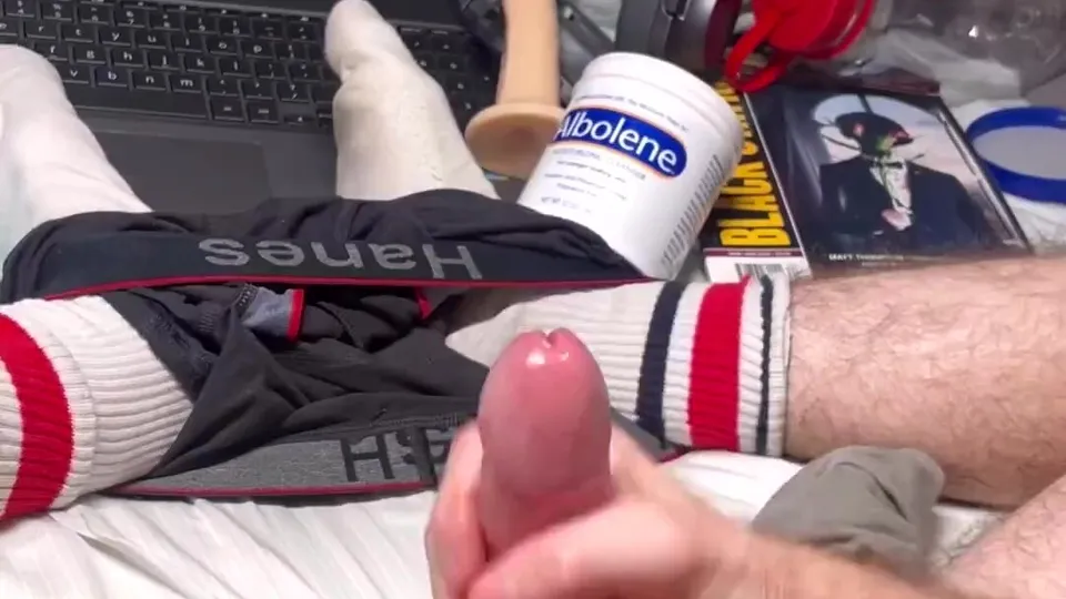 BATOR BRO GOONS ON HIS HAIRY DONG AND PERVS OVER PENIS - ThisVid.com