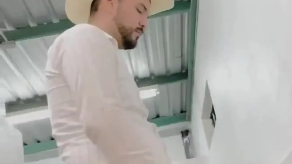 Bator - video 294 - ThisVid.com