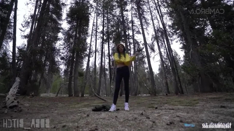 BB gets naked in the woods, fucks a stranger - ThisVid.com
