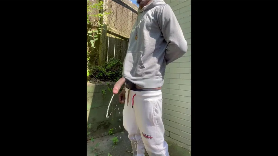 BBC Pissing - video 6 - ThisVid.com