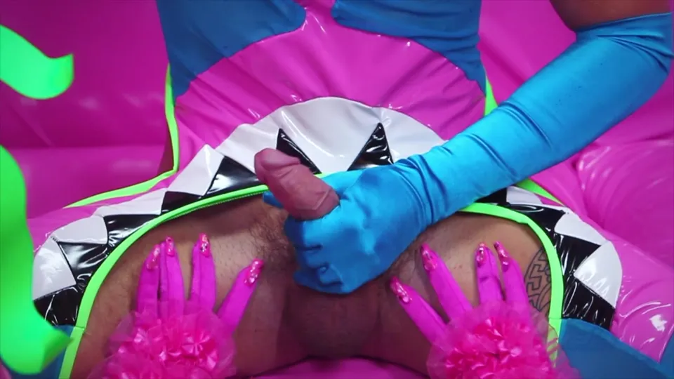 Colby Keller's Artistic Encounter in NYC